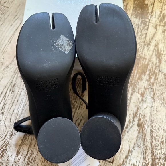 Maison Martin Margiela Rubber Tabi Heels - Picture 4 of 6